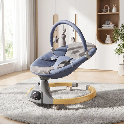 balancelle bébé bleu sur tapis
