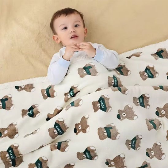 Couverture bébé cocon douceur couché