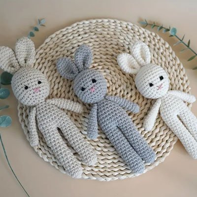 Doudou lapin reconfort trois