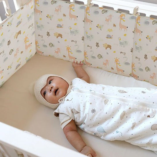 Tour de lit bébé cocon sécurisé couché